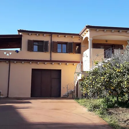 Casa Lucia San Teodoro 2 *