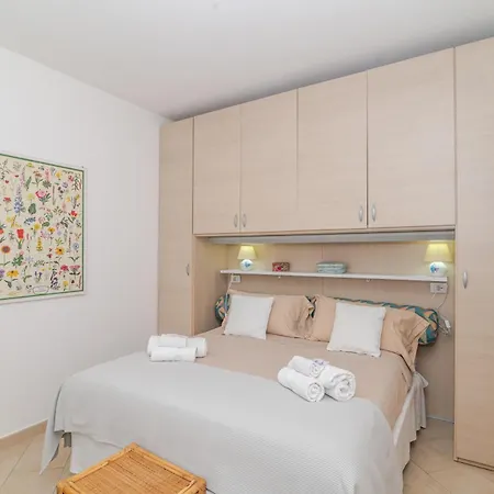 Casa Lucia San Teodoro 2 *