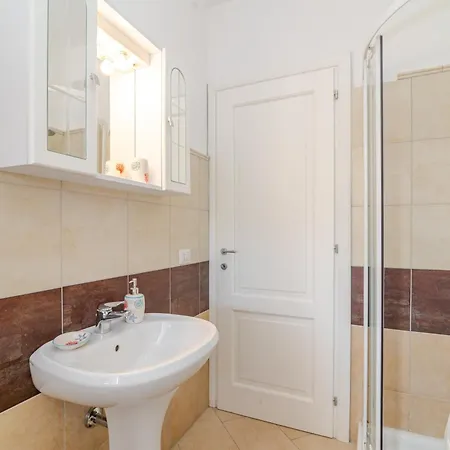 Apartamento Casa Lucia San Teodoro 2